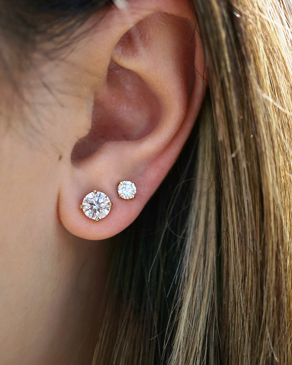 Round Diamond Earrings - Claw