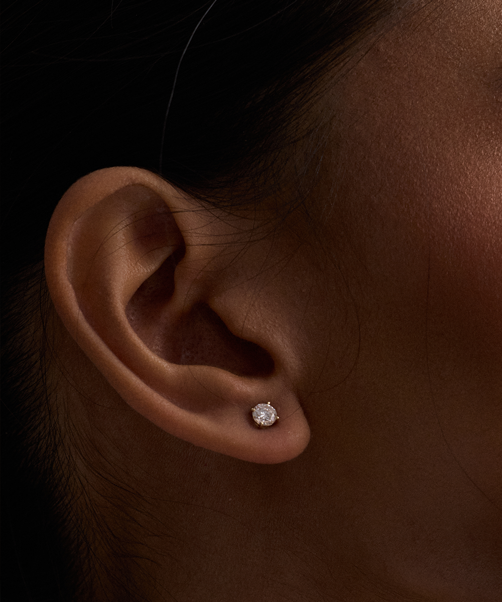 Round Diamond Earrings - Claw