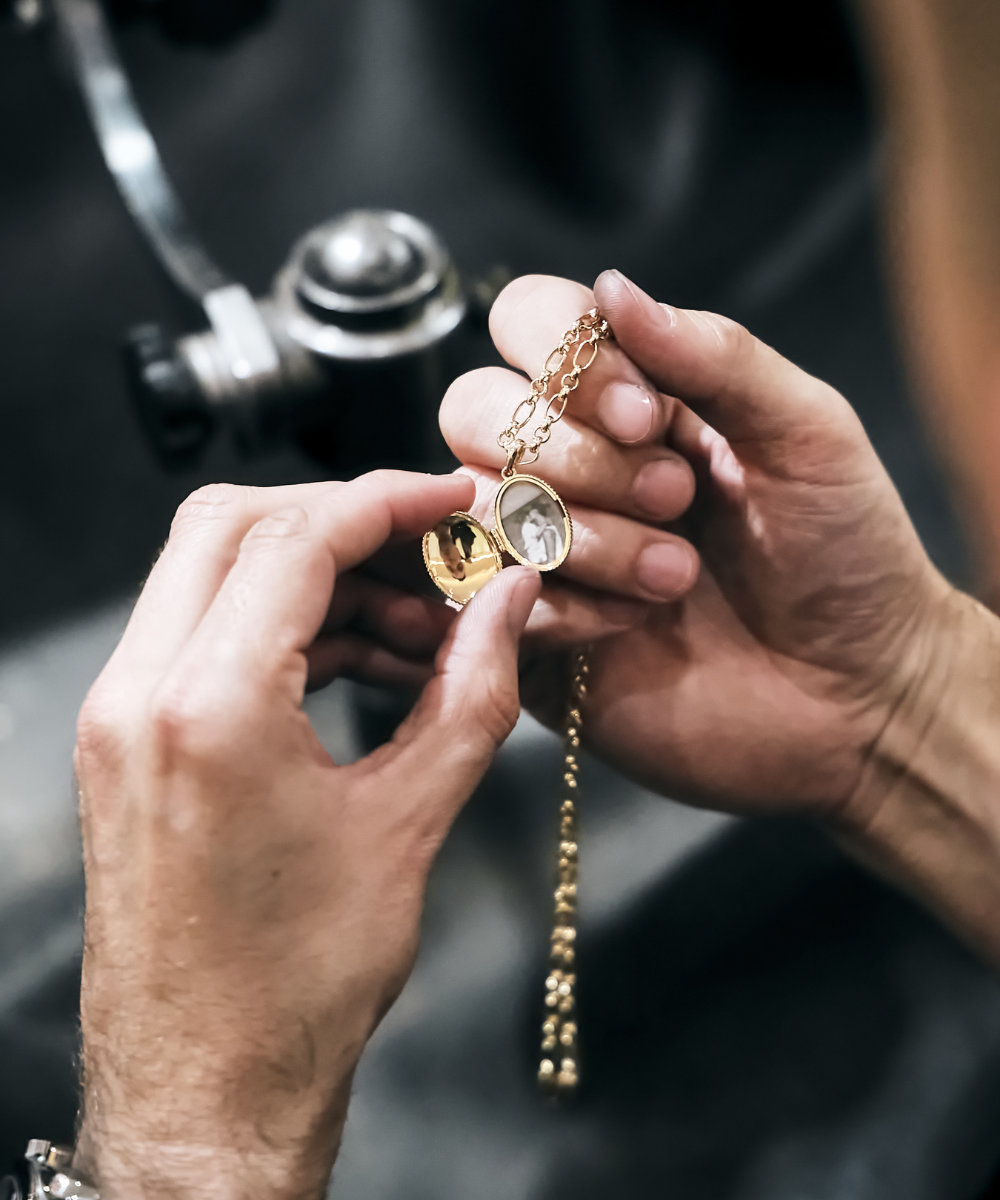 Heirloom Oval Locket classajewellers