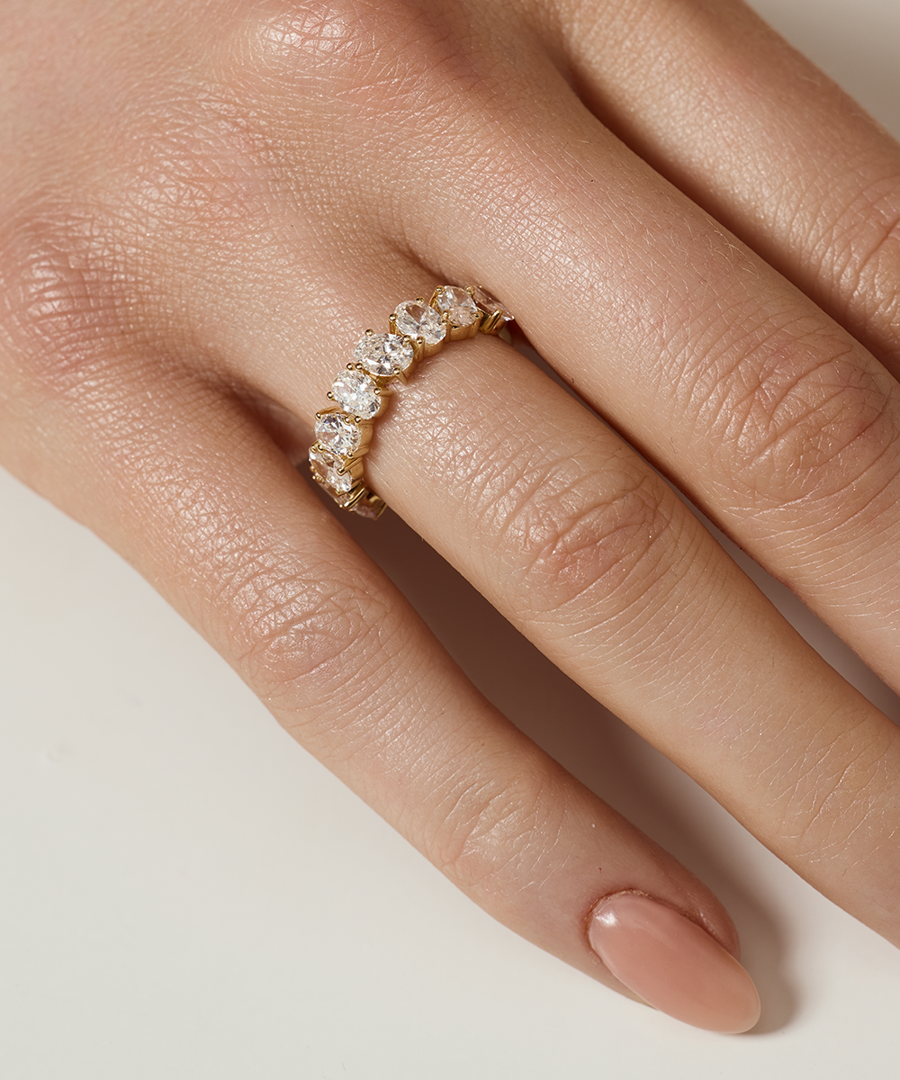 Odette Oval Diamond Band