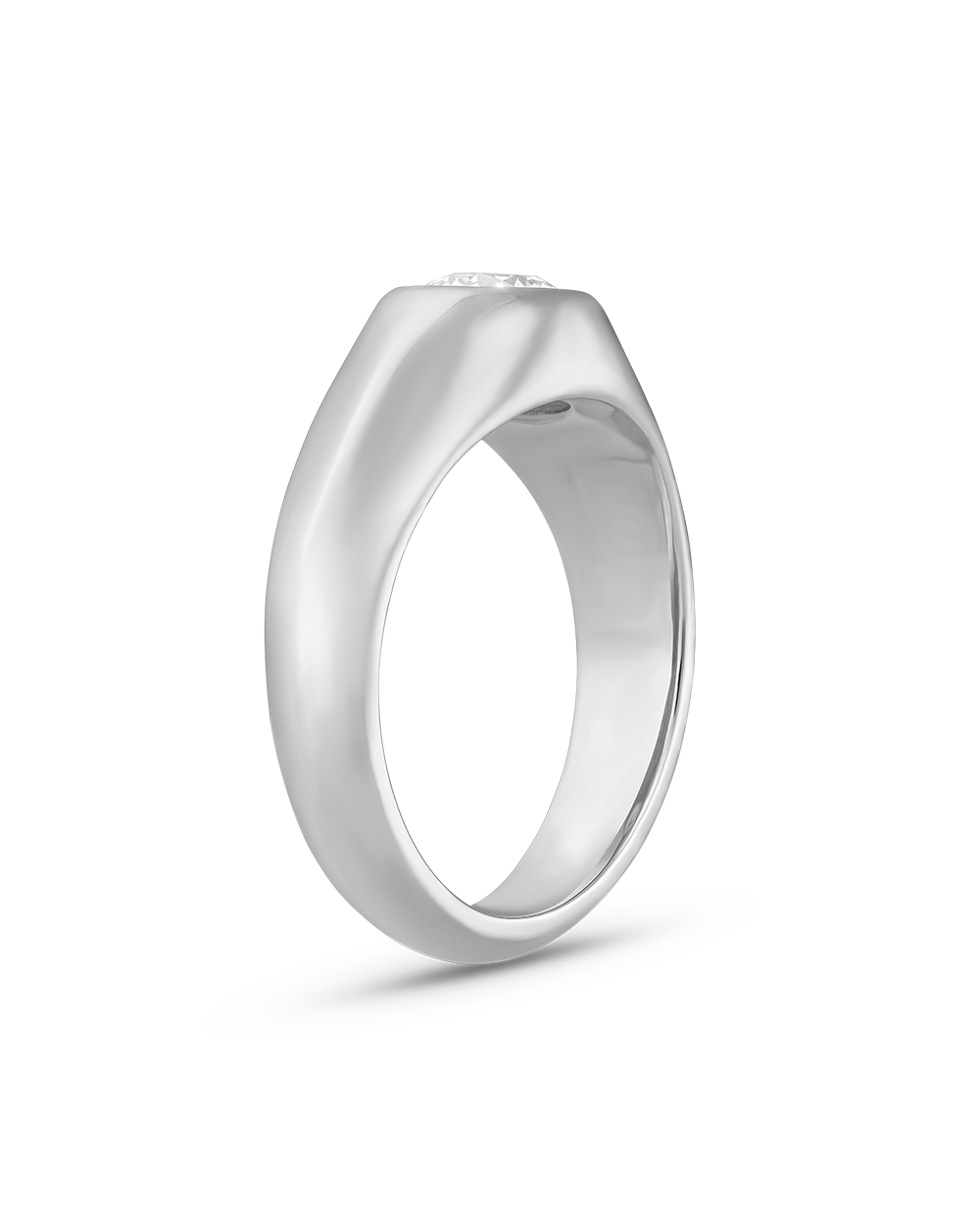 Low-profile setting detail of Heath white gold diamond ring