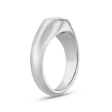 Low-profile setting detail of Heath white gold diamond ring