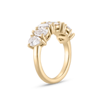 Side profile of pear cut diamond claw setting