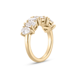 Side profile of pear cut diamond claw setting