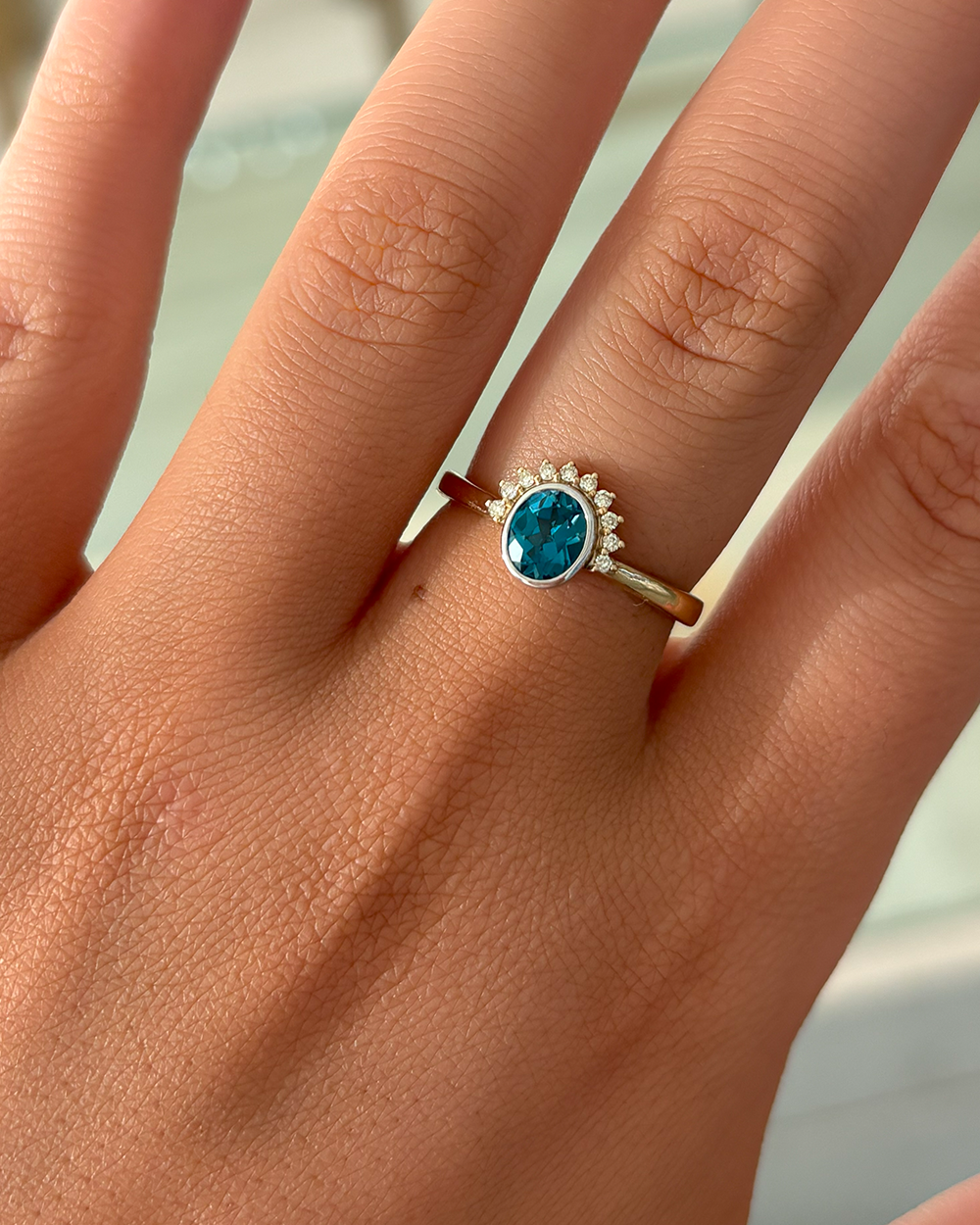 Ceylon Sapphire & Diamond Sunburst Ring