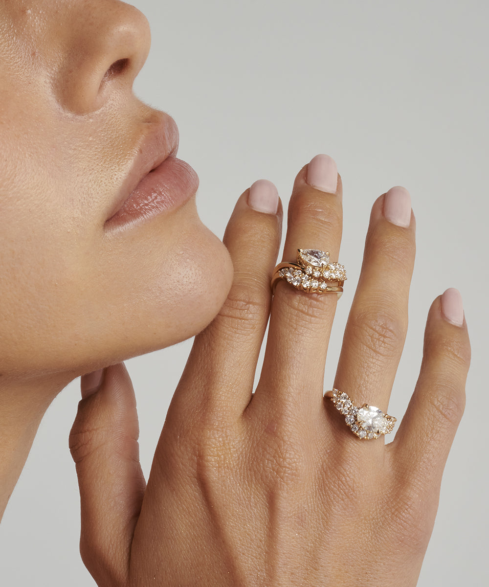 Amelie Curved Band