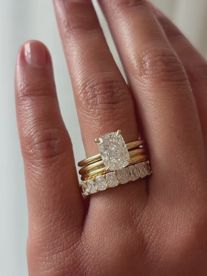 daily dose of diamonds 🤍 

Stacking our 2.50ct Cate with a hidden halo in foud different ways, which one is your fave?